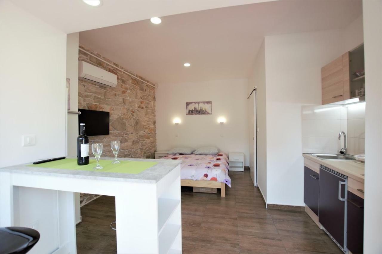 Studio Apartman Danijela Pula Extérieur photo