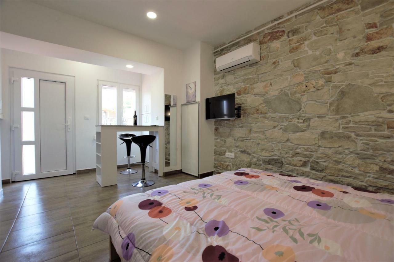 Studio Apartman Danijela Pula Extérieur photo