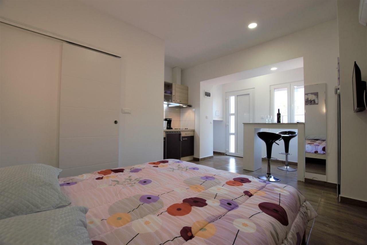 Studio Apartman Danijela Pula Extérieur photo